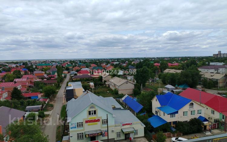 2-комнатная квартира · 60 м² · 9/9 этаж, 4 микрорайон 33 — 21 век за 140 000 〒 в Аксае — фото 11