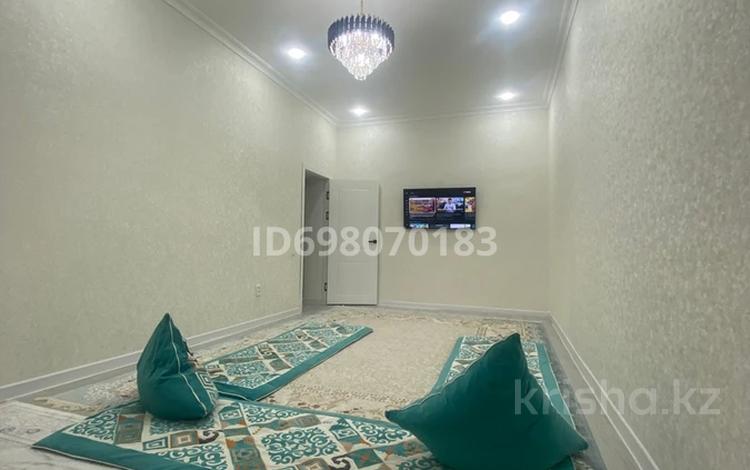 2-комнатная квартира · 65 м² · 8/8 этаж, 19-й мкр 45/3 — Рахат-2 за 17 млн ₸ в Актау — фото 5