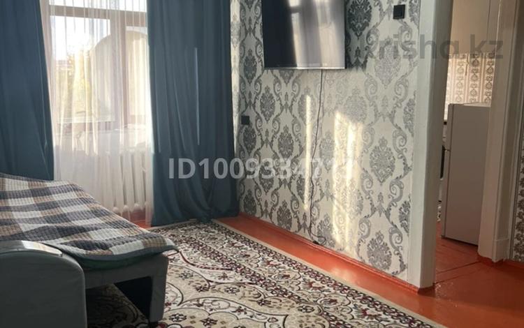 1-бөлмелі пәтер · 35 м² · 3/3 қабат, Абылайхана 36, бағасы: 6 млн ₸ в Кентау — фото 2