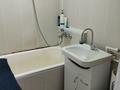 1-комнатная квартира · 32 м² · 4/5 этаж, мкр Новый Город, Ерубаева 50 за 140 000 ₸ в Караганде, Казыбек би р-н — фото 4