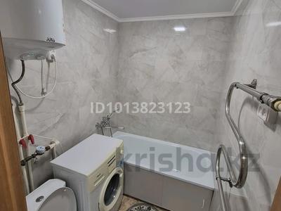 3-комнатная квартира · 57.1 м² · 1/5 этаж, 1мкр 4 за 15 млн ₸ в 