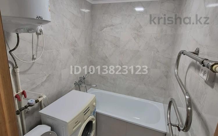 3-комнатная квартира · 57.1 м² · 1/5 этаж, 1мкр 4 за 15 млн ₸ в  — фото 2