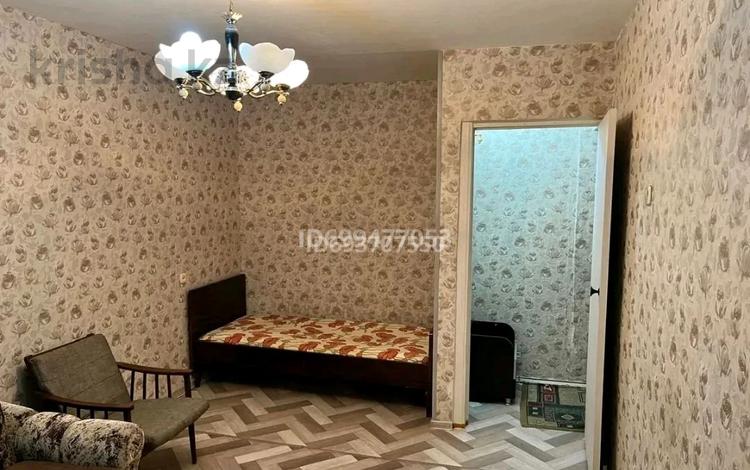 1-бөлмелі пәтер · 34 м² · 2/5 қабат, Строителей 29 — Супермаркет "Корзина", бағасы: 14 млн ₸ в Караганде — фото 3