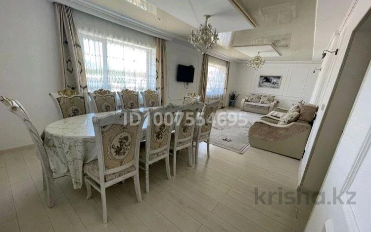 Дом · 4 комнаты · 150 м², Мерей 9а за 50 000 〒 в Бурабае — фото 2
