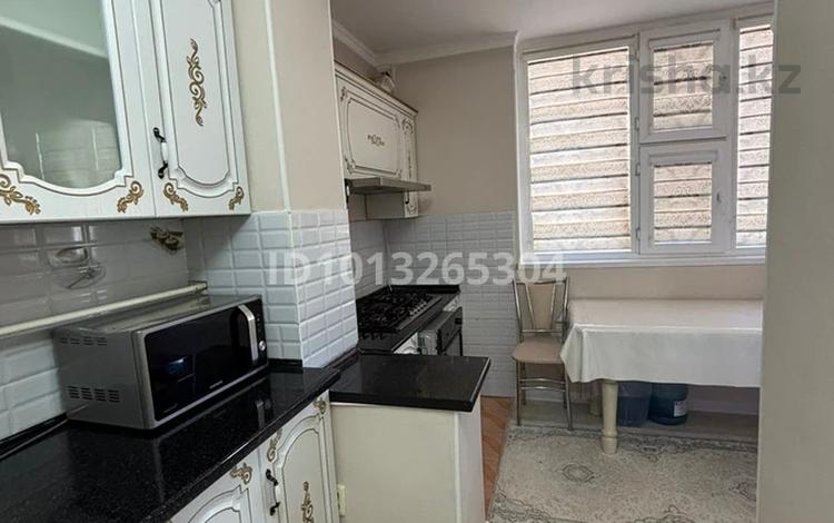 3-комнатная квартира · 70 м² · 1/5 этаж, 27-й мкр 49 за 25 млн ₸ в Актау — фото 2