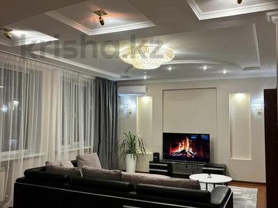 4-комнатная квартира · 200 м² · 8/11 этаж, Исиналиева 1 за 700 000 〒 в Павлодаре
