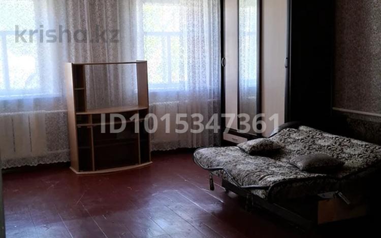 Отдельный дом · 2 комнаты · 40 м² · 6 сот., Громова — Остановка Тюленина за 75 000 ₸ в Уральске — фото 2