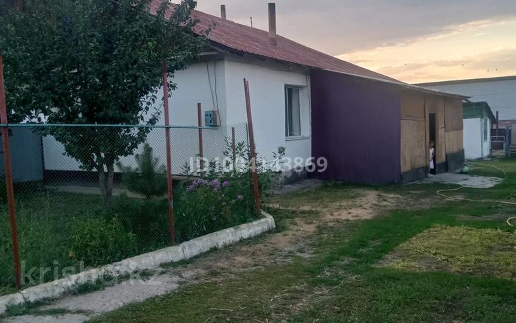 Часть дома · 3 комнаты · 80 м² · 10 сот., Әуезова 4/1 — Центральная улица за 11 млн ₸ в Алмалы — фото 2