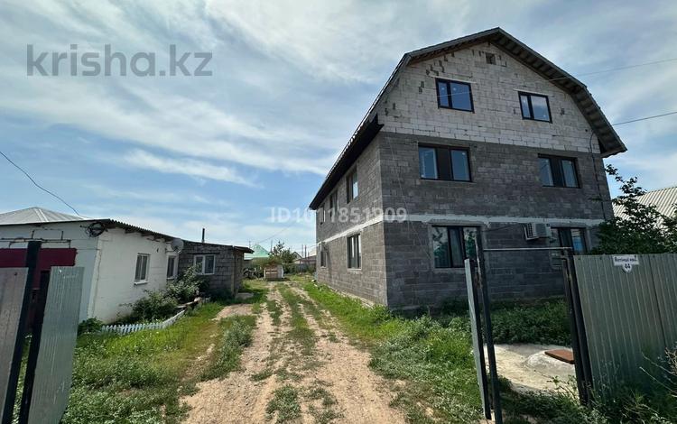 Жеке үй · 6 бөлме · 280 м² · 10 сот., ул. Дулата Бабатайулы 44, бағасы: 42 млн ₸ в Уральске, мкр Школьник — фото 2