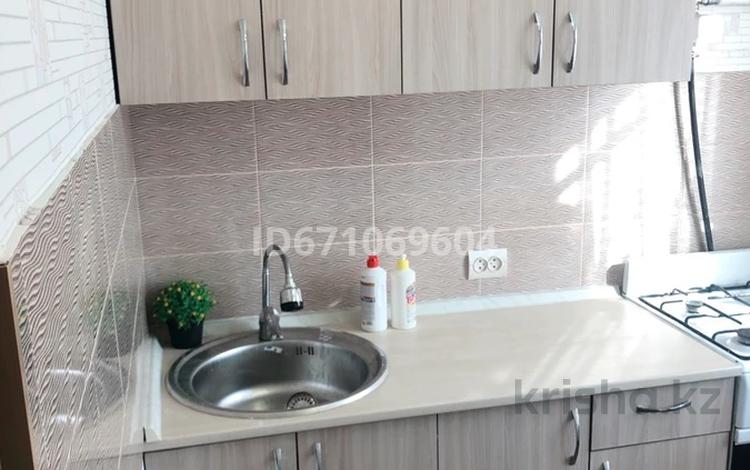 1-комнатная квартира · 36 м² · 2/5 этаж, мкр Новый Город, Ерубаева 35 за 160 000 ₸ в Караганде, Казыбек би р-н — фото 2