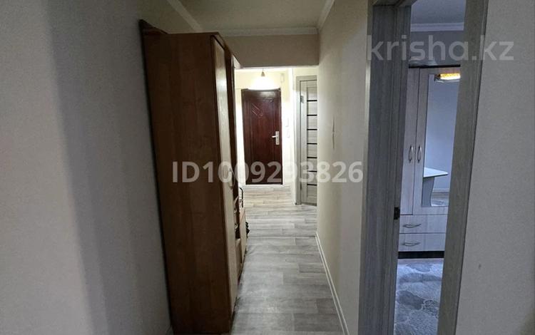 3-бөлмелі пәтер · 58 м² · 1/5 қабат, 3 микрорайон — Рядом дом "куриный магазин", бағасы: 250 000 〒 в Конаеве — фото 2