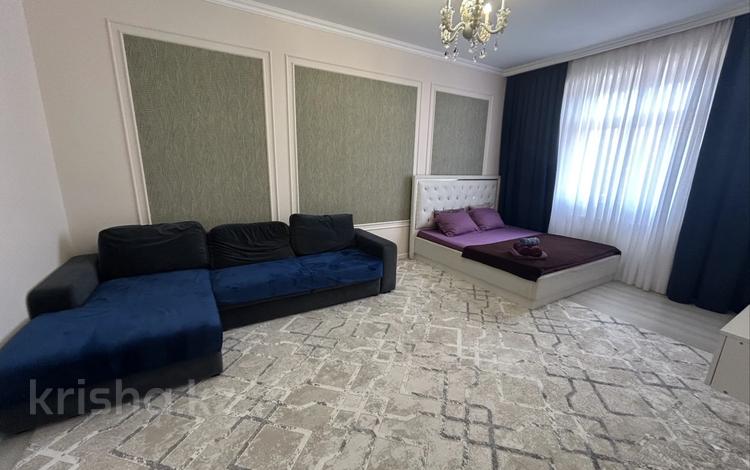 2-комнатная квартира · 88 м² · 13/14 этаж, 17-й мкр 6 за 20 000 ₸ в Актау — фото 2