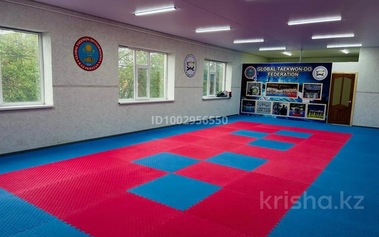 Фитнес и спорт · 100 м² за 60 000 ₸ в Актобе, мкр. Курмыш — фото 2