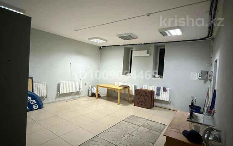 Свободное назначение, офисы, склады, кабинеты и рабочие места · 50 м² за 120 000 ₸ в Актау, 28-й мкр — фото 2