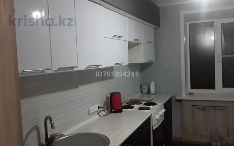4-бөлмелі пәтер · 79 м² · 5/5 қабат, Шахтостроителей 47, бағасы: 8 млн ₸ в Алтае — фото 2