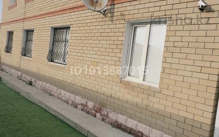 Отдельный дом · 6 комнат · 330 м² · 10 сот., Владимира Худина за 63 млн ₸ в Атырау — фото 2