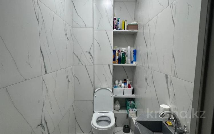 3-бөлмелі пәтер · 90 м² · 4/5 қабат, Самал 33а, бағасы: 40 млн ₸ в Талдыкоргане, мкр Самал — фото 2