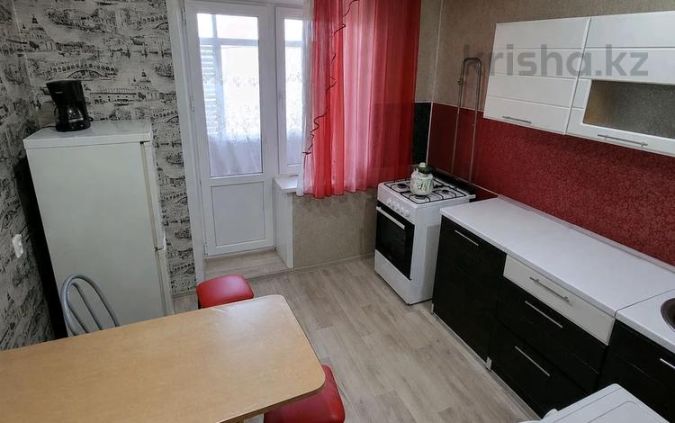 2-бөлмелі пәтер · 55 м² · 5/5 қабат, 4 ш/а 6 — 4 микрорайон, бағасы: 14.5 млн ₸ в Уральске, мкр 4 — фото 2
