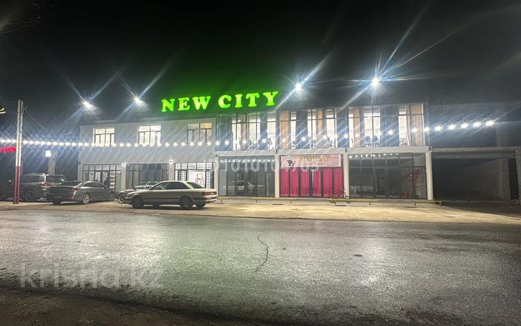 Свободное назначение, офисы, магазины и бутики, склады, азс, автосервисы и автомойки, общепит, салоны красоты, сельское хозяйство, бани, гостиницы и зоны отдыха, медцентры и аптеки, образование, развлечения · 500 м² за 150 млн 〒 в Шардара — фото 2