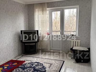 1-бөлмелі пәтер · 40 м² · 5/5 қабат, мкр Каратау, Қаратау ш/а. 15, бағасы: 8.5 млн ₸ в Таразе