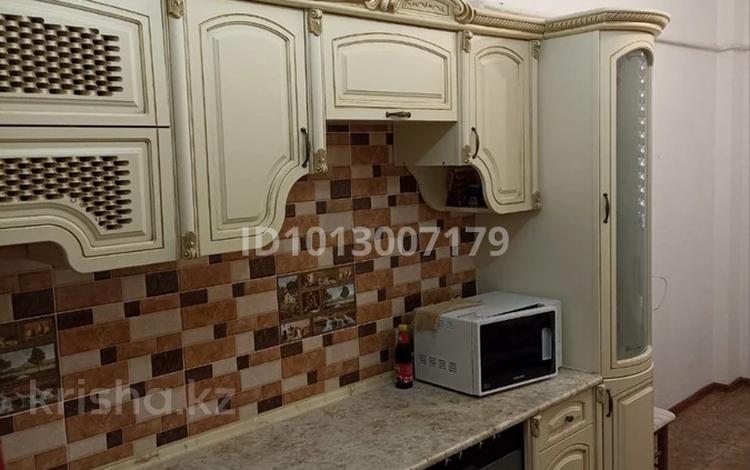 3-бөлмелі пәтер · 91 м² · 2/5 қабат, Арай-2 ш/а. 8, бағасы: 31 млн ₸ в Таразе, мкр Арай-2 — фото 2