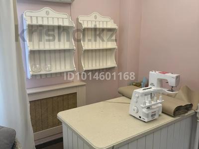 Свободное назначение, магазины и бутики, развлечения, кабинеты и рабочие места, студии · 6 м² за 200 000 ₸ в Астане, Есильский р-н