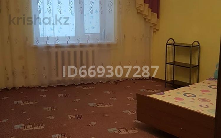 3-бөлмелі пәтер, 78 м², 3/9 қабат ай сайын, мкр Строитель 19, бағасы: 200 000 〒 в Уральске, мкр Строитель — фото 2