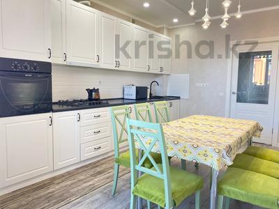 4-комнатная квартира · 125 м² · 3/5 этаж, мкр. Алтын орда, Мустафа Шокая 28 — Гипермаркет Анвар за 53 млн 〒 в Актобе