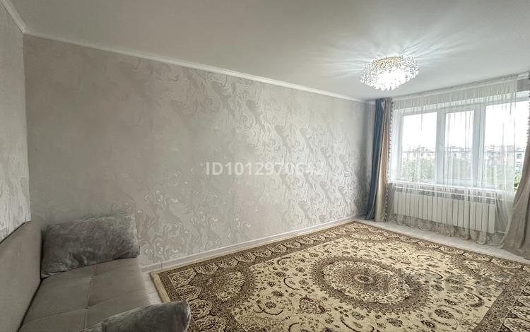 2-бөлмелі пәтер · 55.4 м² · 5/5 қабат, мкр 8, Гришина 74, бағасы: 15 млн ₸ в Актобе — фото 2