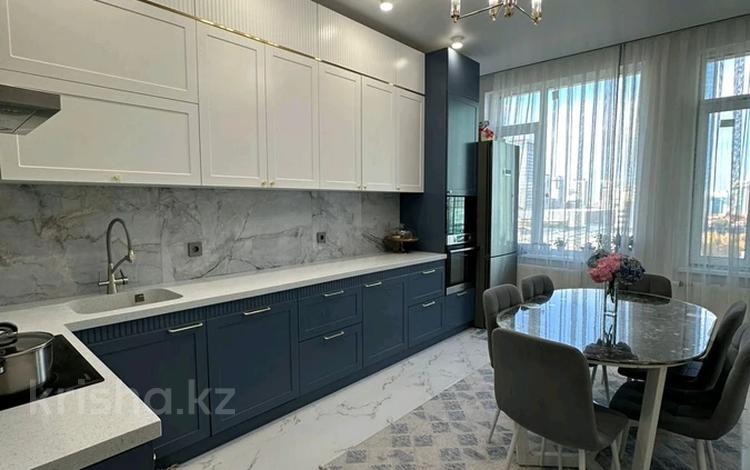 3-комнатная квартира · 110 м² · 10/17 этаж, Достык 8/2 за 110 млн 〒 в Астане, Есильский р-н — фото 2