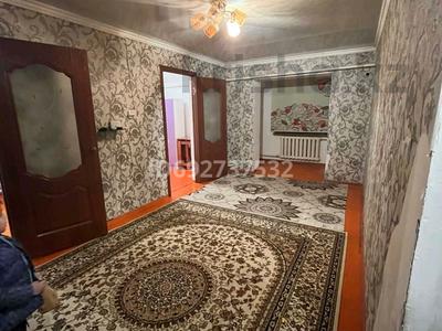 3-комнатная квартира, 60 м², 2/2 этаж, Ерубаев 221 — Марат Базар за 12 млн 〒 в Туркестане