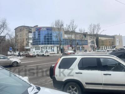 Свободное назначение, офисы, магазины и бутики, общепит, салоны красоты, медцентры и аптеки, образование, развлечения, кабинеты и рабочие места, студии · 180 м² за 1.2 млн 〒 в Караганде, Казыбек би р-н