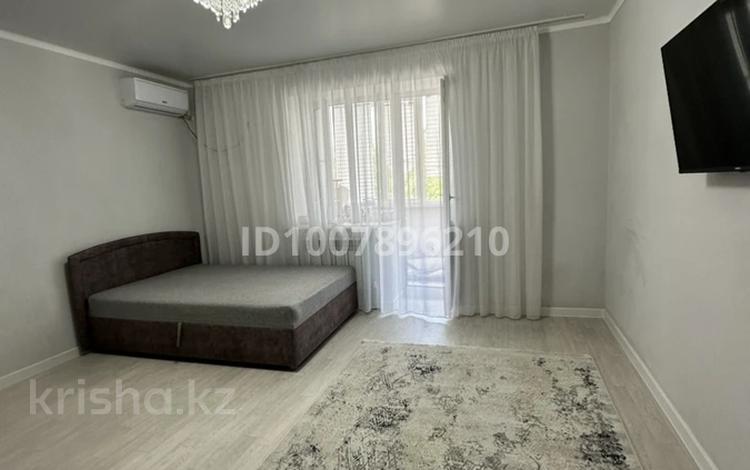 1-бөлмелі пәтер · 45 м² · 2/5 қабат, Кунаева 16:5, бағасы: 19 млн ₸ в Уральске — фото 2