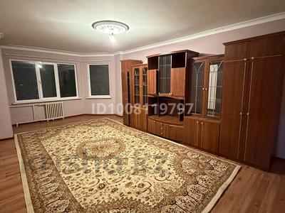 3-комнатная квартира · 102 м² · 8/9 этаж, мкр. Алмагуль, Алмагул 4 за 200 000 〒 в Атырау