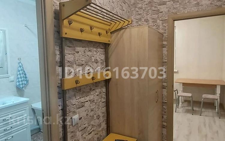 1-комнатная квартира · 34 м² · 11/12 этаж, мкр Акбулак, 1-я улица за 230 000 ₸ в Алматы, Алатауский р-н — фото 2