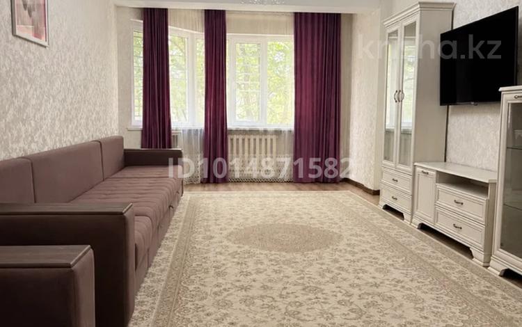 3-комнатная квартира · 110 м² · 2/8 этаж, Микрорайон Алтын Ауыл за 390 000 ₸ в Каскелене — фото 2