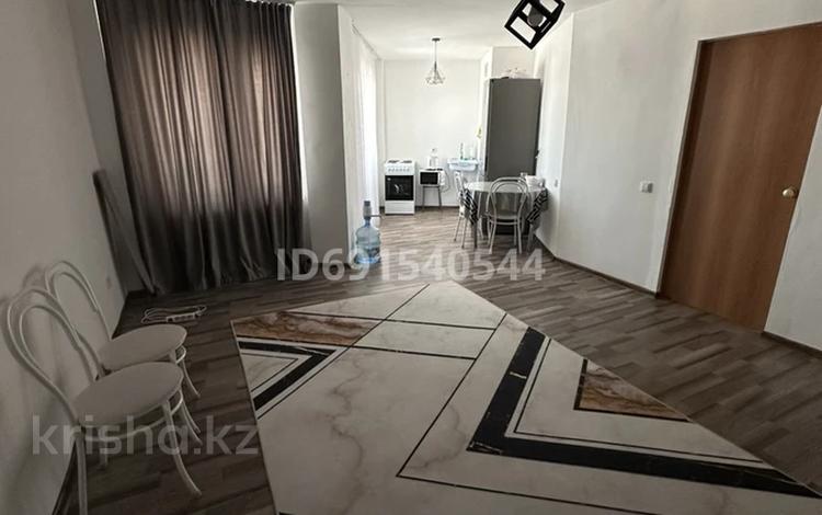 1-комнатная квартира · 42 м² · 11/25 этаж, мкр Юго-Восток 24 за 140 000 ₸ в Караганде, Казыбек би р-н — фото 2