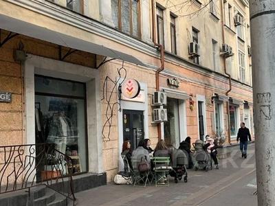 3-бөлмелі пәтер · 85 м² · 2/4 қабат, Гоголя напротив Юбилейный 87 — метро Жибек Жолы, бағасы: 77 млн ₸ в Алматы, Бостандыкский р-н