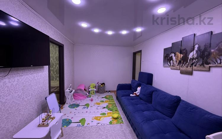 4-комнатная квартира · 62 м² · 2/5 этаж, Майкудук, 16й микрорайон 33 за 14.5 млн 〒 в Караганде, Алихана Бокейханова р-н — фото 2