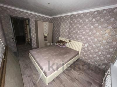 3-комнатная квартира · 72 м² · 1/5 этаж, Майкудук, Мкр Голубые пруды 11 за 200 000 ₸ в Караганде, Алихана Бокейханова р-н