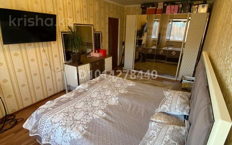 3-комнатная квартира · 62.3 м² · 3/5 этаж, мкр 5 4 за 18 млн ₸ в Актобе — фото 2