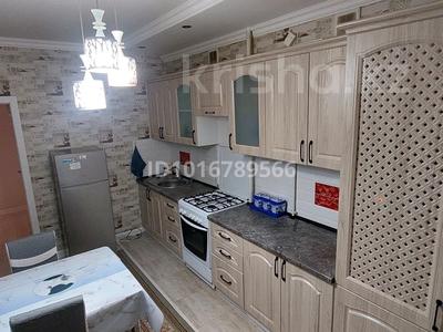 2-бөлмелі пәтер · 75 м² · 3/5 қабат, Алтын орда ш/а., Есет батыра, бағасы: 200 000 ₸ в Актобе, мкр. Алтын орда