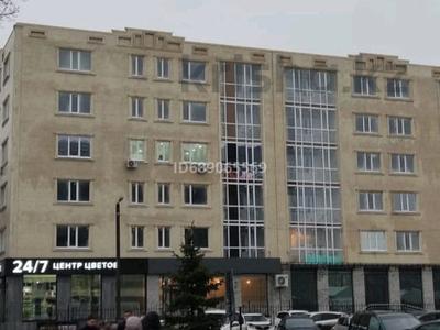 2-бөлмелі пәтер · 86 м² · 6/6 қабат, проспект Абая — Алем плаза, бағасы: 28.5 млн ₸ в Уральске