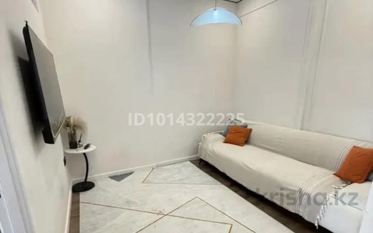 2-комнатная квартира · 44 м² · 15/17 этаж, Толе би 16 — Улы дала - Толе би за 280 000 ₸ в Астане, Нура р-н — фото 2