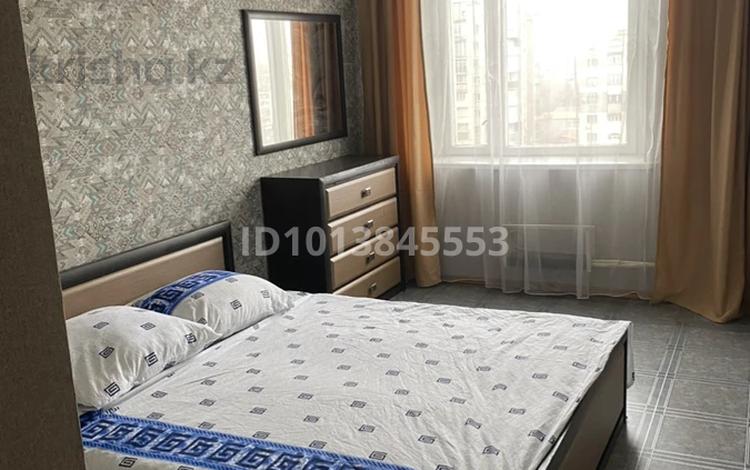 3-комнатная квартира · 65 м² · 10/15 этаж, мкр Аксай-1А за 350 000 ₸ в Алматы, Ауэзовский р-н — фото 2