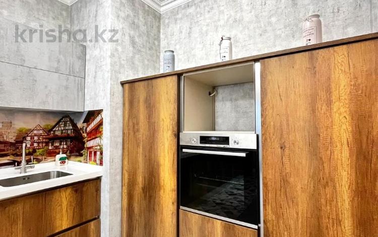 2-комнатная квартира · 112 м² · 8/12 этаж, Варламова за 73 млн ₸ в Алматы, Алмалинский р-н — фото 2