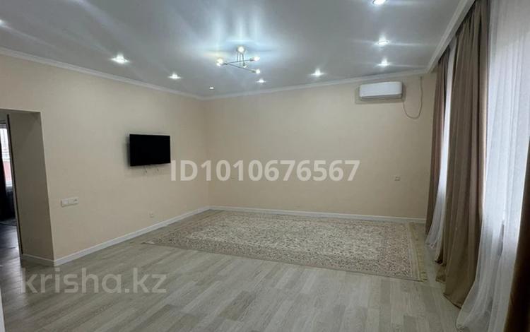 Отдельный дом · 3 комнаты · 80 м² · 8 сот., мкр Байтак-3, 6 37 за ~ 17 млн ₸ в Атырау, мкр	Байтак-3 — фото 2