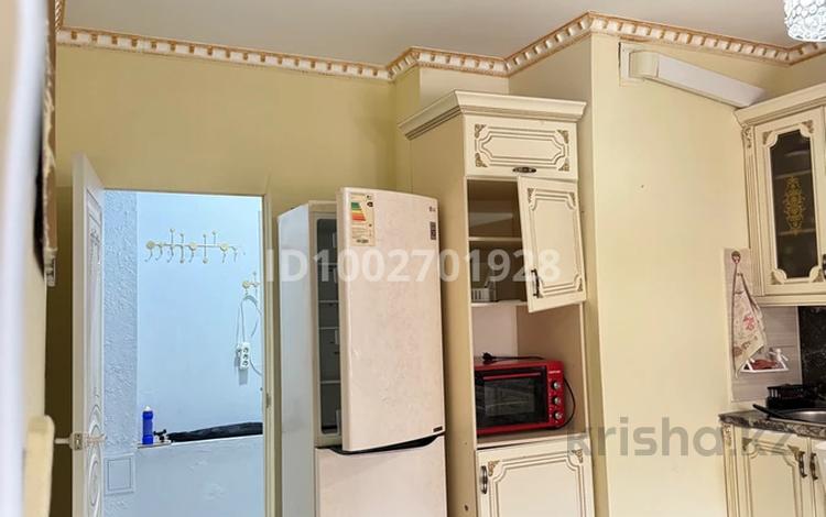 2-бөлмелі пәтер · 54 м² · 5/6 қабат, мкр Нурсая, Нұрсая 60, бағасы: 200 000 ₸ в Атырау — фото 2