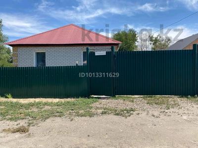 Отдельный дом · 3 комнаты · 69 м² · , 1 входная 20 б — Пос.водный за 11 млн ₸ в Семее