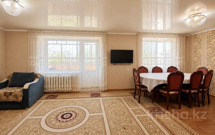 4-комнатная квартира · 99.7 м² · 2/3 этаж, мкр Новый Город, Бакинская 31 за 32 млн ₸ в Караганде, Казыбек би р-н — фото 2